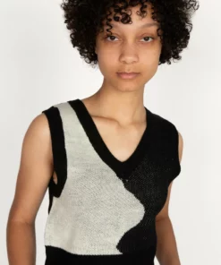 Black Waved Split Sweater Vest